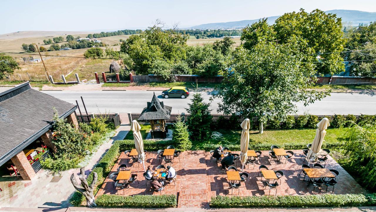 Pensiunea Belvedere Hotel Târgu Neamț Buitenkant foto